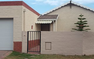 2 Bedroom House in Noordwyk