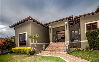 4 Bedroom House in Sonheuwel