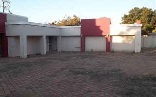2370 m² Land available in Menlo Park