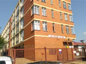 1.5 Bed Apartment in Pretoria West