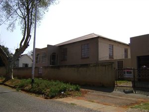 15 Bed House in Jeppestown