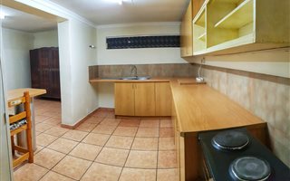 Bachelor apartment in Birchleigh