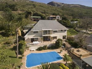 6 Bed House in Paarl