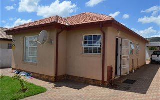 3 Bedroom House in Kirkney