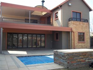 6 Bed House in Rietvlei Ridge Country Estate