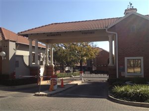 2 Bed Apartment in Paulshof