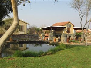 3 Bedroom Flat in Ruimsig AH