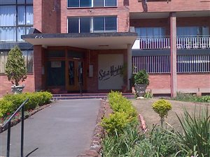 3 Bed Flat in Pelham