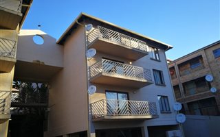 2 Bedroom Apartment in Westdene