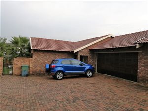 3 Bed Duet in Thatchfield