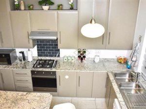 3 Bed Townhouse in Cedar Lakes