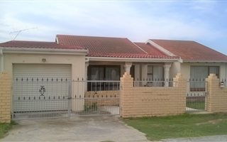 3 Bedroom House in Kwamagxaki