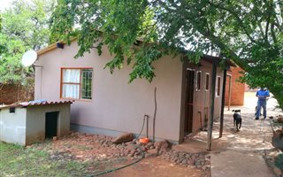 2 Bedroom House in Boschkop
