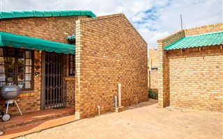 3 Bedroom House in Bergbron