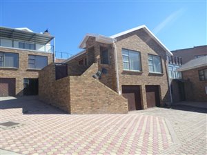 4 Bed House in Hartenbos
