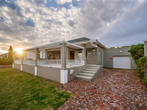 3 Bed House in Schoenmakerskop