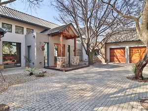 4 Bed House in Glen Lauriston