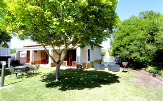 2 Bedroom Apartment in Keurboomstrand