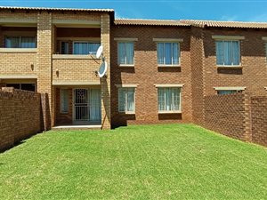 2 Bed Apartment in Mooikloof Ridge