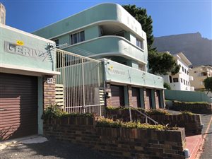 2 Bed Apartment in Vredehoek