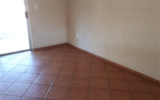 2 Bedroom Apartment in Rensburg