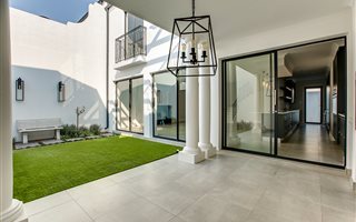 4 Bedroom Duplex in Hyde Park