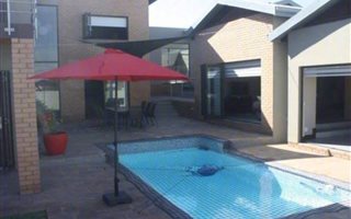 4 Bedroom House in Roodeplaat