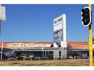 452 m² Retail Space in Halfway House