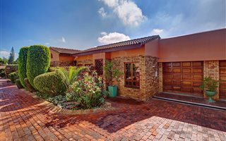 2 Bedroom Townhouse in Constantia Kloof