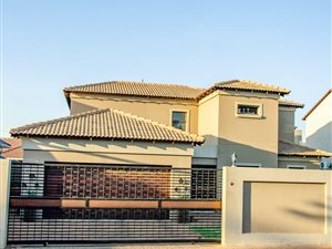3 Bed House in Rose Acres Estate