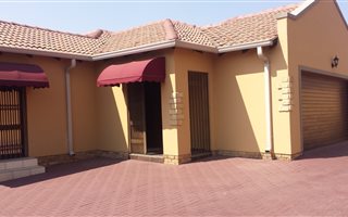 3 Bedroom Cluster in Hughes