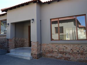 4 Bed House in Thatchfield