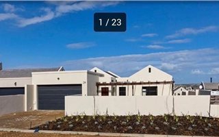 3 Bedroom House in Somerset West Central