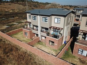 3 Bed Apartment in Wilgeheuwel