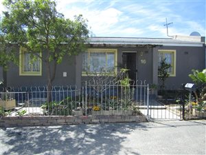 4 Bed House in Cloetesville