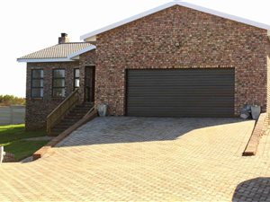 3 Bed House in Dana Bay