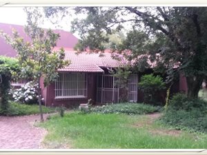 3 Bed House in Lombardy East