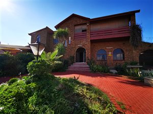 6 Bed House in Laudium