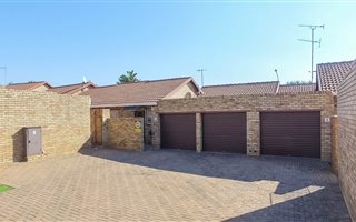 3 Bedroom Townhouse in Glen Marais