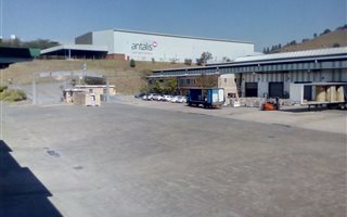 1100 m² Industrial space in Mahogany Ridge