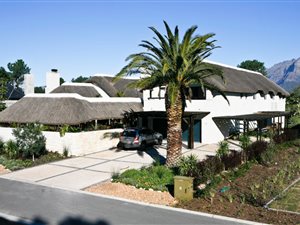5 Bed House in Pearl Valley On Val De Vie