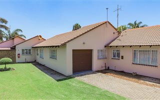 2 Bedroom Townhouse in Pomona
