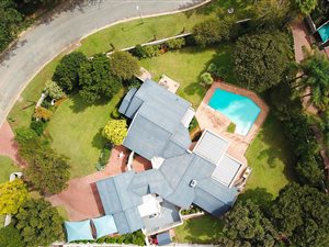 4 Bed House in River Club