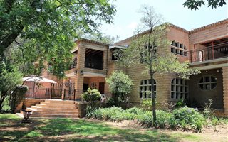 12 Bedroom House in Ruimsig AH