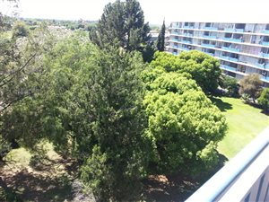 3 Bed Flat in Arcon Park