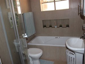 2 Bed Apartment in Waverley