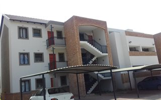 2 Bedroom Apartment in Montana Park