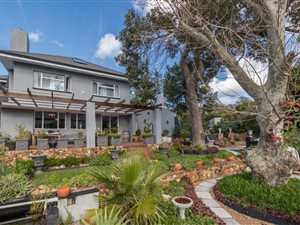 7 Bed House in Bishopscourt