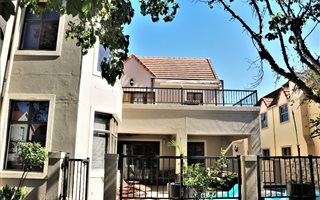 4 Bedroom House in Boschenmeer Golf Estate