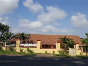 7 Bed House in Dawnside